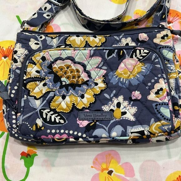 Vera Bradley Charmont Meadow Gray Small Zip Crossbody - Picture 2 of 13